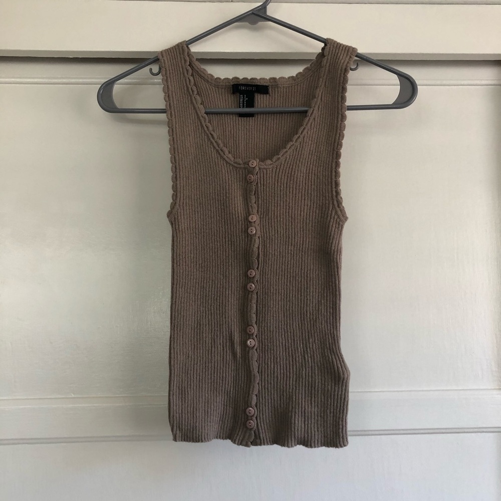 brown tank top